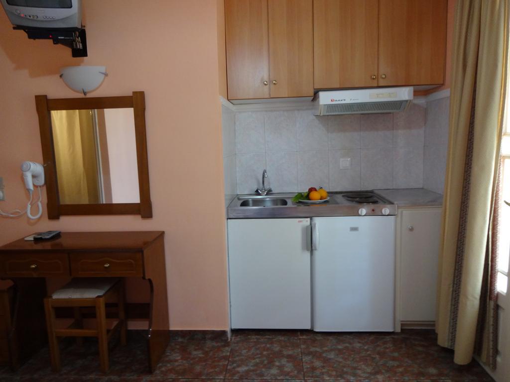 Pansion Filoxenia & Aparthotel Tsoukaládhes